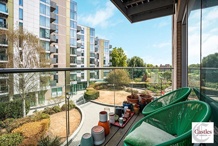 2 Bedroom Flat For Sale In Goodchild Road, London, N4