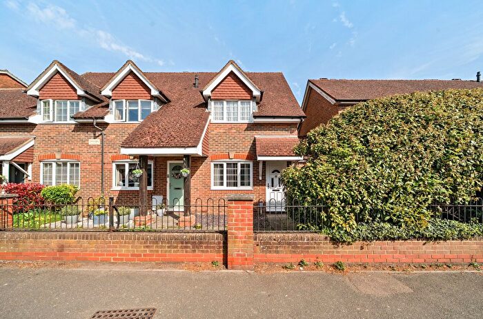 2 Bedroom End Of Terrace House For Sale In Old School Place, Old School Place, Lingfield, RH7
