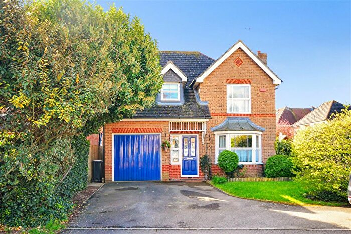 4 Bedroom Detached House To Rent In Nine Acres, Cippenham, Slough, Berkshire, SL1