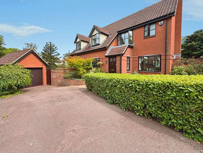 5 Bedroom Detached House For Sale In Rowanwood Avenue, Sidcup, DA15