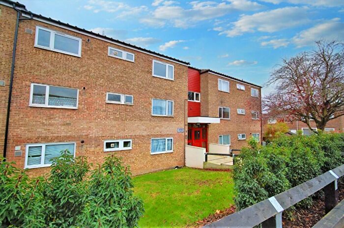 2 Bedroom Apartment For Sale In Avon Way, Colchester, Essex, CO4