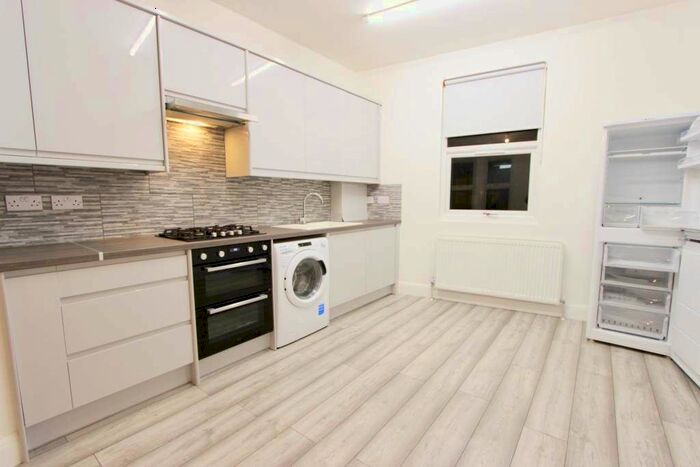 2 Bedroom Flat To Rent In Barrett's Grove, London, N16
