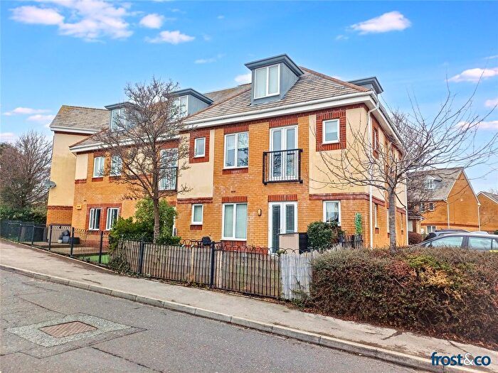 2 Bedroom Flat For Sale In Doulton Gardens, Lower Parkstone, Poole, BH14