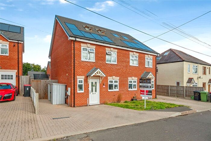 4 Bedroom Semi-detached House For Sale In Dunns Lane, Dordon, Tamworth, Warwickshire, B78