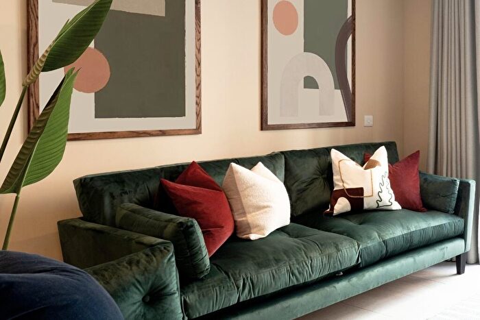 3 Bedroom Semi-Detached House To Rent In Hardy Crescent Doncaster, DN3