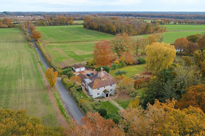 4 Bedroom Detached House For Sale In Station Road, Pluckley, TN27