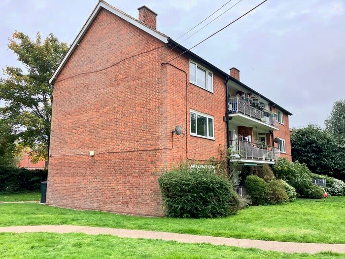 2 Bedroom Flat To Rent In Hall Place Close, St.Albans, AL1