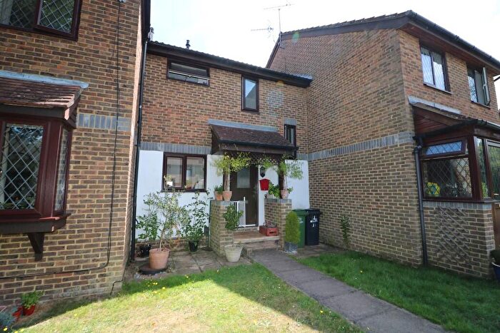 2 Bedroom Terraced House To Rent In Lake View, Dorking, RH5