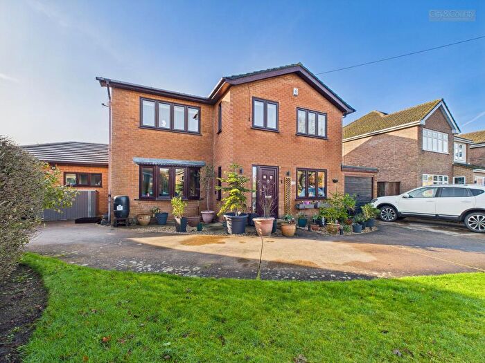 5 Bedroom Detached House For Sale In St. Guthlacs Close, Crowland, Peterborough, PE6