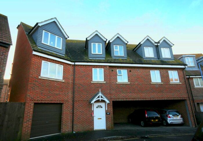 2 Bedroom Flat To Rent In Inwood House, Selsey, PO20