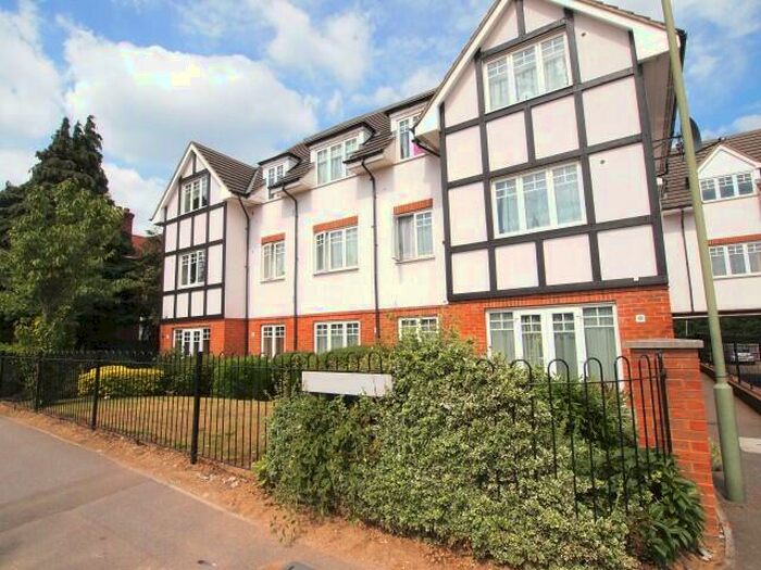 2 Bedroom Apartment To Rent In Caledonia Court, Great North Way, Hendon, NW4