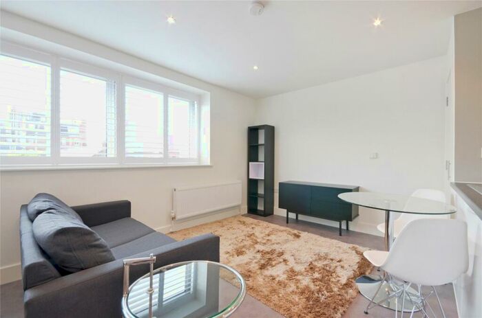 Studio To Rent In Blackburn Road, West Hampstead, NW6