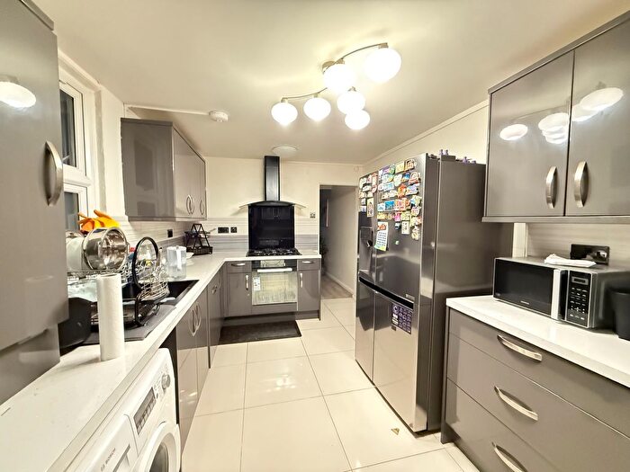 3 Bedroom Terraced House To Rent In Durban Road East, Watford, WD18