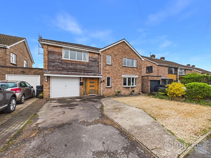 4 Bedroom Detached House For Sale In Church View, Freeland, OX29