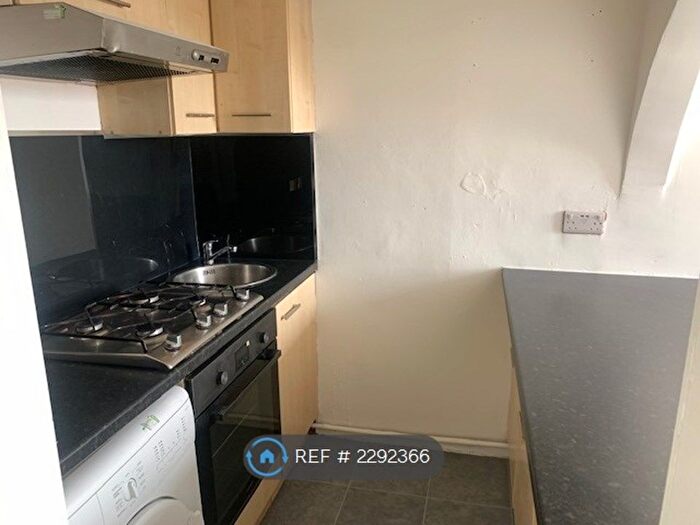 1 Bedroom Flat To Rent In James Street, Glasgow, G40