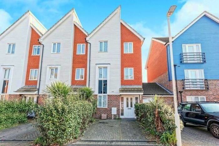 4 Bedroom Property To Rent In Thomas Neame Avenue, Faversham ME13