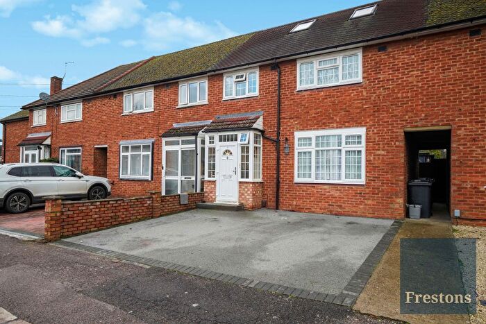 5 Bedroom Terraced House For Sale In Stretton Way, Borehamwood, WD6