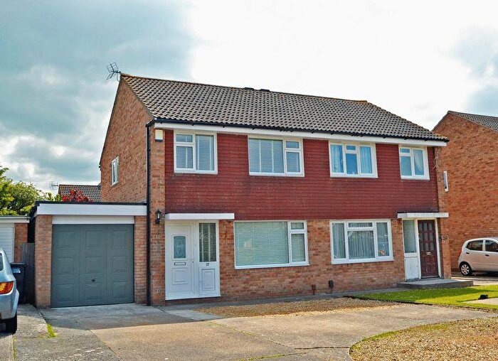 3 Bedroom Semi-Detached House To Rent In Yeolands Drive, Clevedon, BS21