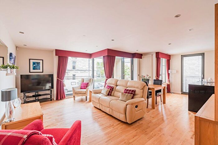 3 Bedroom Flat For Sale In / Eyre Place, Edinburgh, EH3