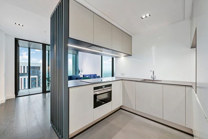 2 Bedroom Flat To Rent In Amory Tower, Marsh Wall, E14