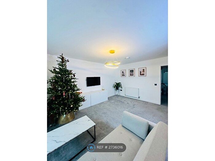 2 Bedroom Flat To Rent In Springfield Gardens, Glasgow, G31