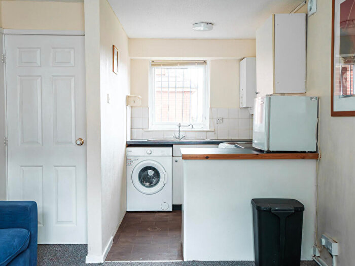 1 Bedroom Flat To Rent In Belle Vue Court #, LS3