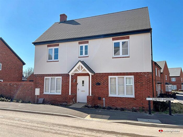 3 Bedroom Detached House For Sale In Hounsome Fields, Basingstoke, Hampshire, RG23