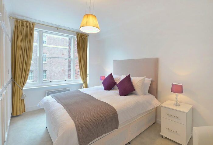 1 Bedroom Flat To Rent In Hill Street, London, W1J