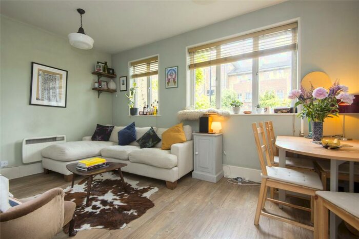 2 Bedroom Flat To Rent In Wyndhams Court, Celandine Drive, Hackney, London, E8