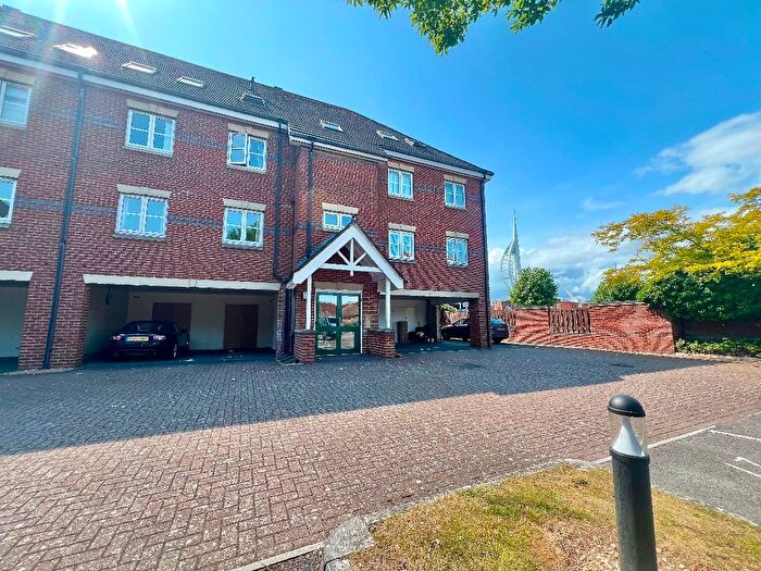 2 Bedroom Flat To Rent In King Charles Street, Portsmouth, PO1