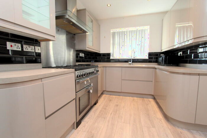 3 Bedroom House To Rent In , Raphael Avenue, Tilbury, RM18