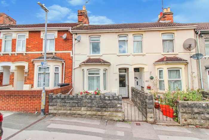 3 Bedroom Terraced House To Rent In Eastcott Hill, Town Centre, Swindon, SN1