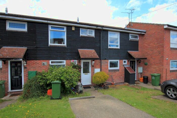3 Bedroom Property To Rent In The Foxgloves, Billericay, CM12