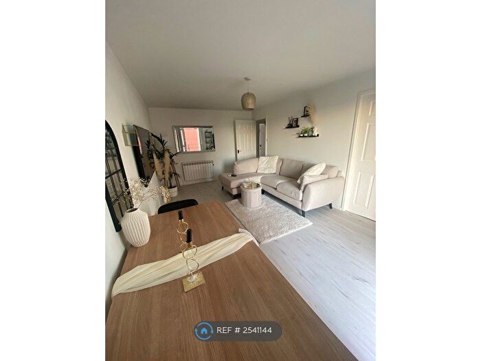 2 Bedroom Flat To Rent In Armstrong Quay, Liverpool, L3