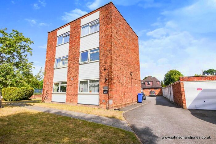 1 Bedroom Flat To Rent In Gresham Road, Staines-Upon-Thames, TW18