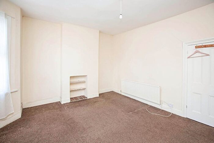 3 Bedroom Terraced House To Rent In High Street, London, E13