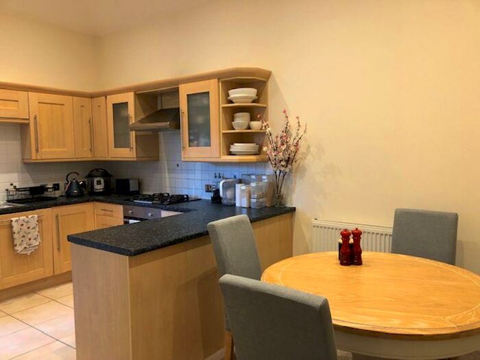 2 Bedroom Flat To Rent In Hyde, Winchester, SO23