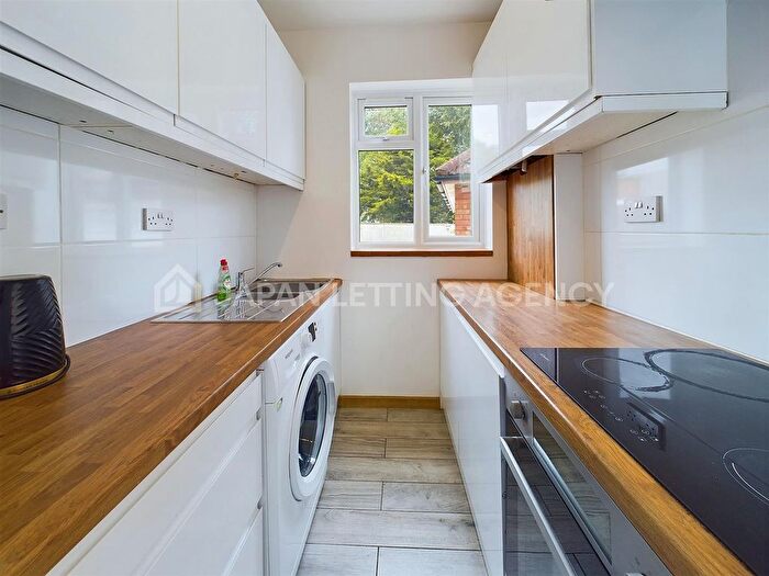 3 Bedroom Semi-Detached House To Rent In The Green, London, W3