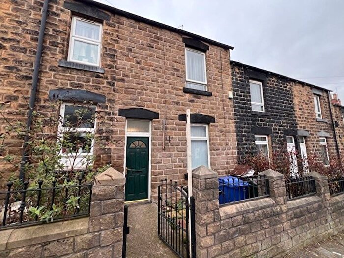 4 Bedroom Terraced House For Sale In Cemetery Road, Barnsley, S70