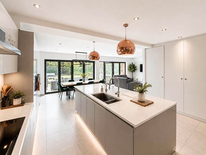 4 Bedroom Detached House For Sale In Allum Lane, Elstree, WD6
