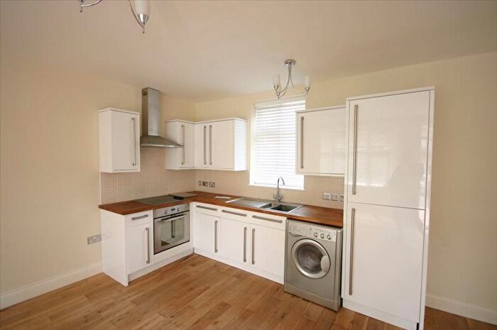 2 Bedroom Apartment To Rent In Morley Hill, Enfield, Middlesex, EN2