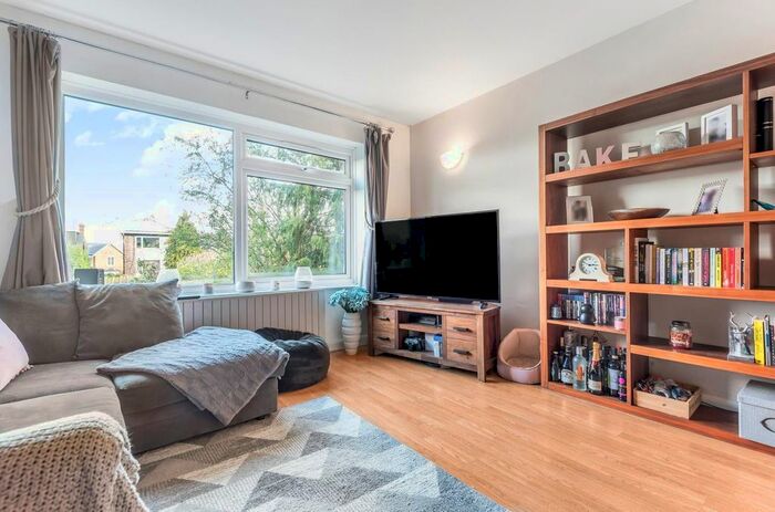 1 Bedroom Flat To Rent In Bickley Court, Southey Road, Wimbledon, SW19