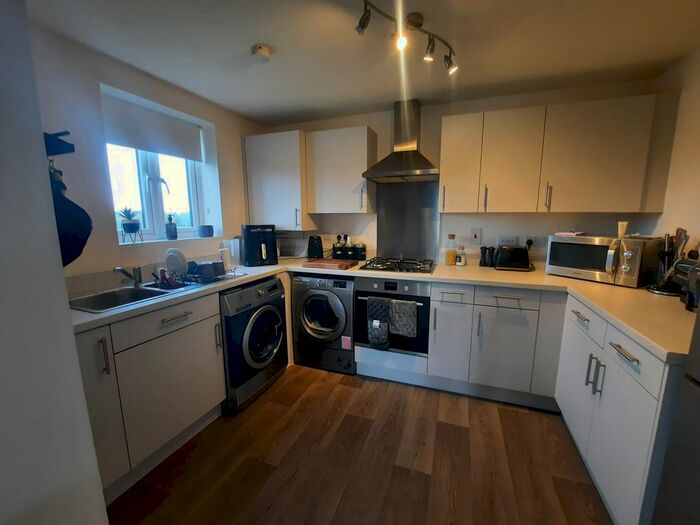2 Bedroom Flat To Rent In Baker Way, Lichfield, WS14