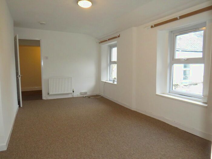 3 Bedroom Flat To Rent In Abbey Road, Torquay, TQ2