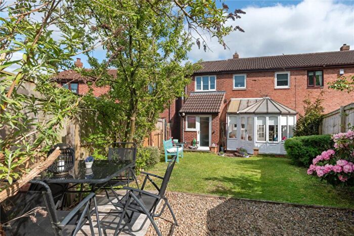 4 Bedroom Semi Detached House For Sale In Dominies Close, Rowlands Gill, Tyne And Wear, NE39