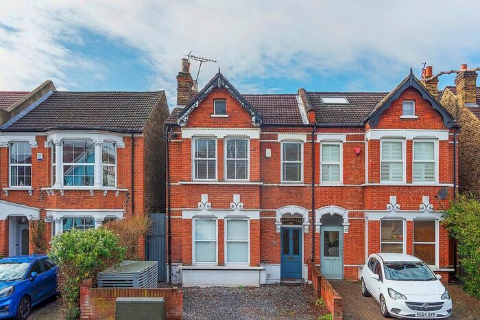 3 Bedroom Semi-Detached House To Rent In Elmers End Road, London, SE20