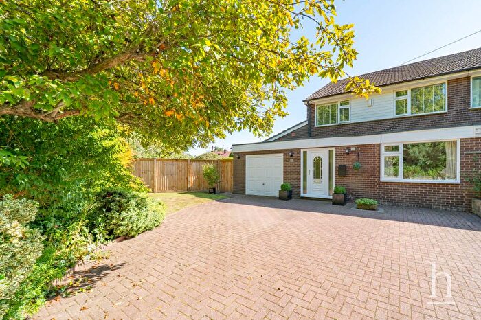 4 Bedroom Semi-Detached House For Sale In Saughall Massie Lane, Upton, Wirral, CH49
