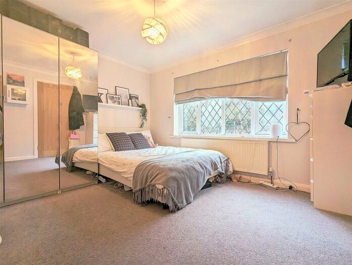 4 Bedroom Detached House For Sale In Greenways, Sandhurst, Berkshire, GU47