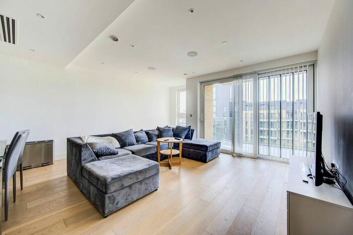 2 Bedroom Flat To Rent In Central Avenue, Fulham, London, SW6
