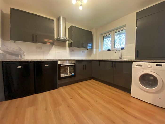 1 Bedroom Apartment To Rent In Russett Wood, Welwyn Garden City, AL7
